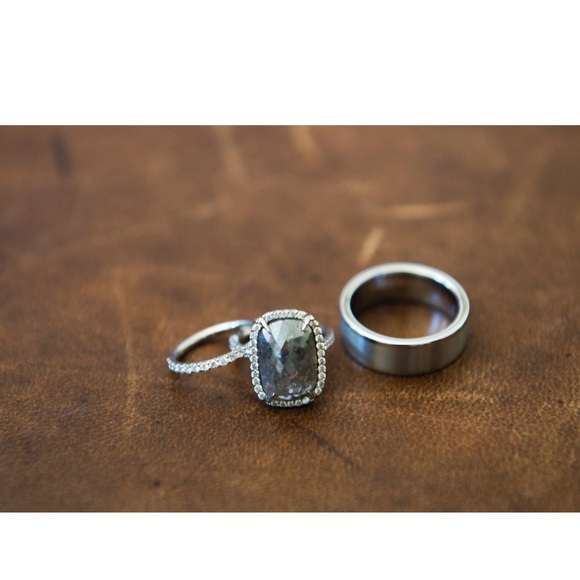 Unique 7.87ct Grey Diamond cushion cut ring with halo. - Picture 2 of 9